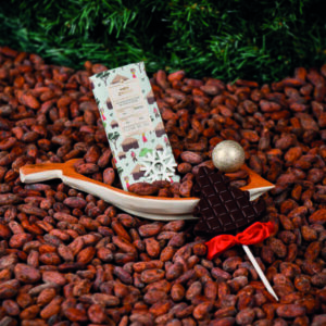 Cabosse de cacao en bois sculpté